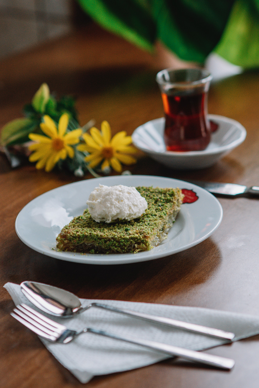 Tarihi Merkezefendi Köftecisi | Fıstıklı Kadayıf